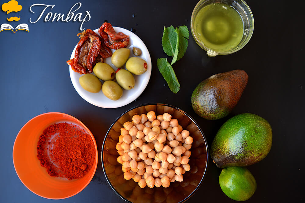 Готвар, рецепта - Пълнозърнеста пърленка и хумус с авокадо