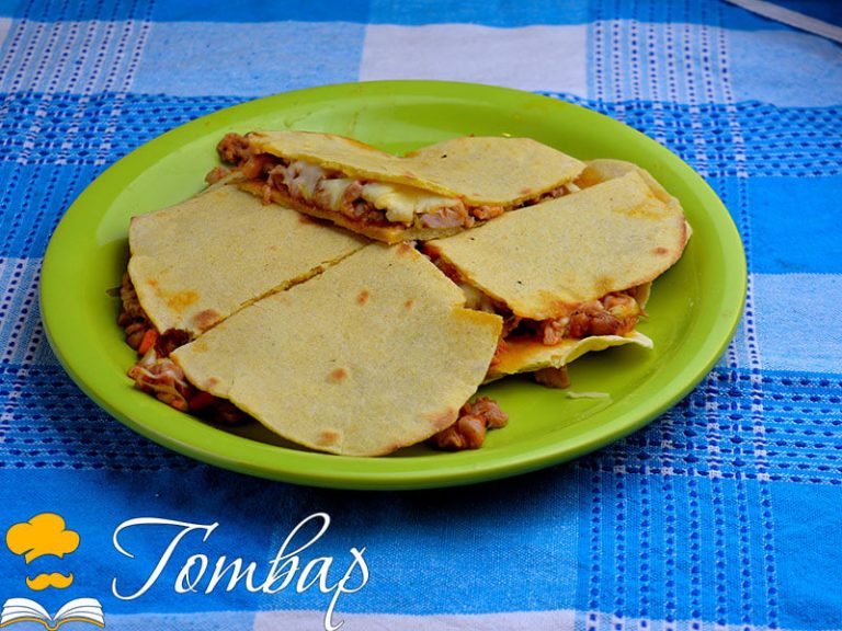 главна Пилешка кесадия с домашни тортили | Готвар